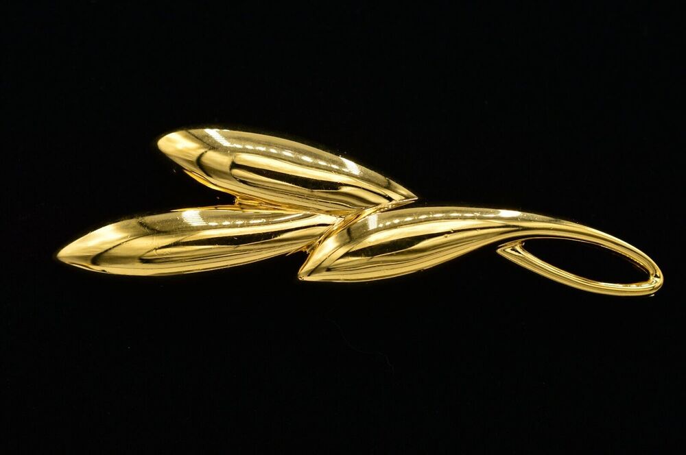 Trifari Vintage Leaf Pin Brooch Metallic Shiny Gold Tone Chunky Signed 70s BinAC